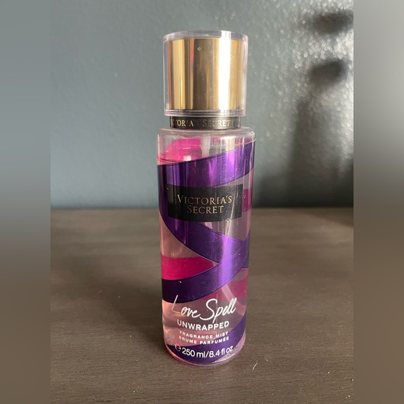 Victoria´s Secret Love Spell Unwrapped